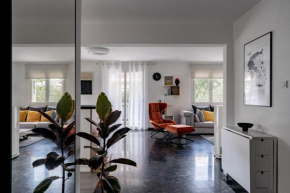 The Black Marble - Sea View, 2BR, 2BA by BnC